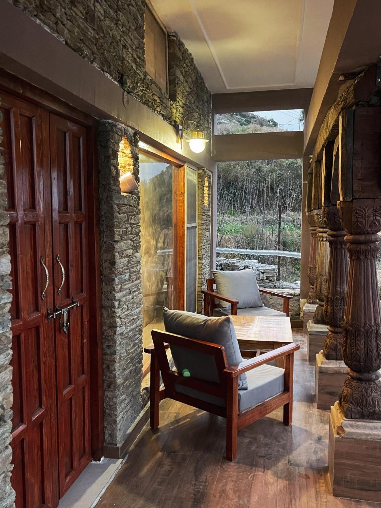Bsr Farms Resort Pauri ภายนอก รูปภาพ