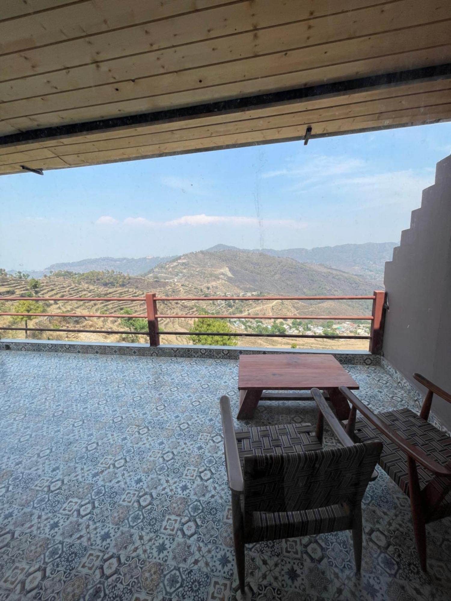 Bsr Farms Resort Pauri ภายนอก รูปภาพ