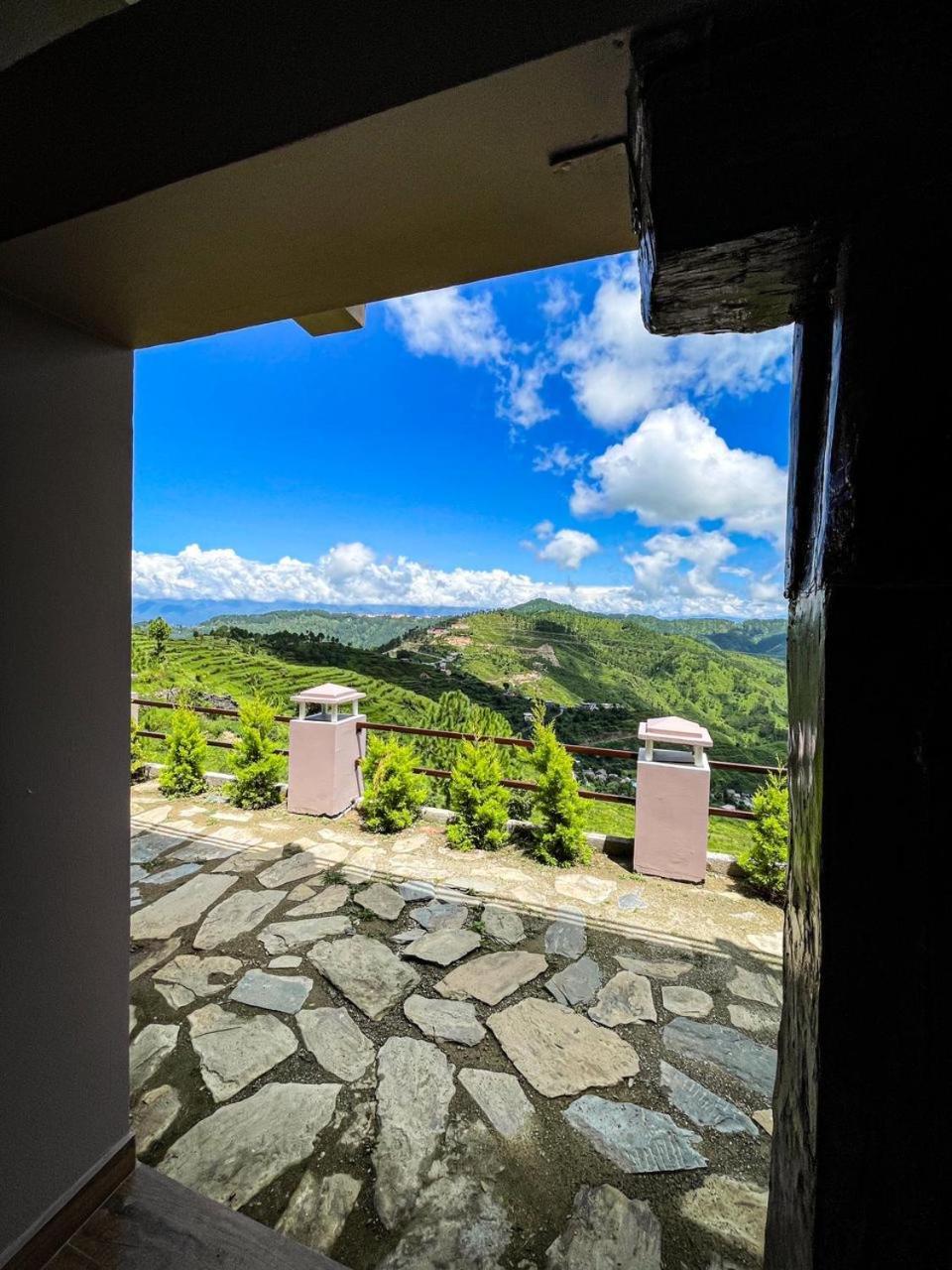 Bsr Farms Resort Pauri ภายนอก รูปภาพ