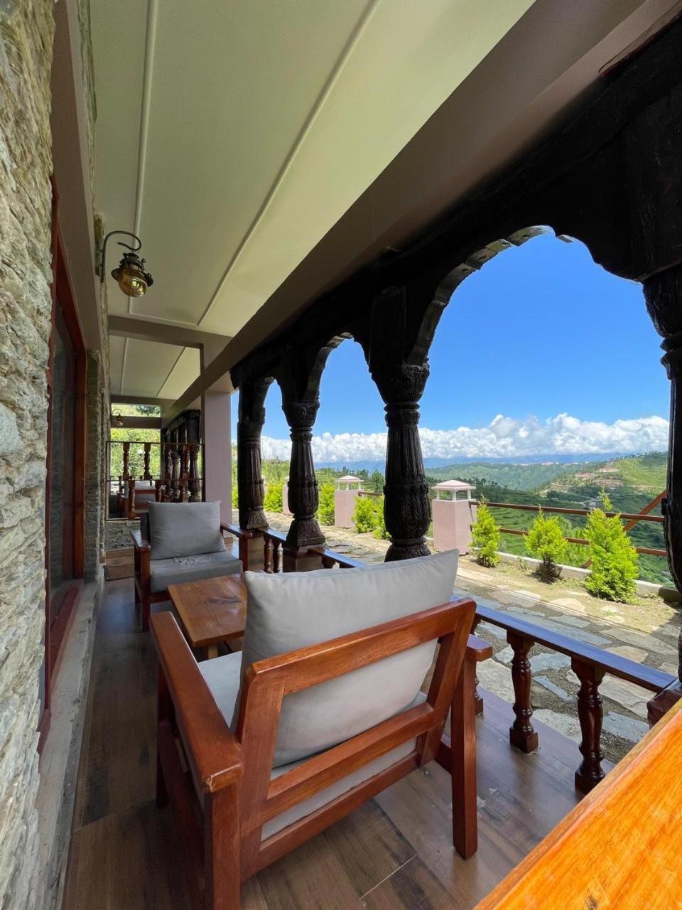 Bsr Farms Resort Pauri ภายนอก รูปภาพ